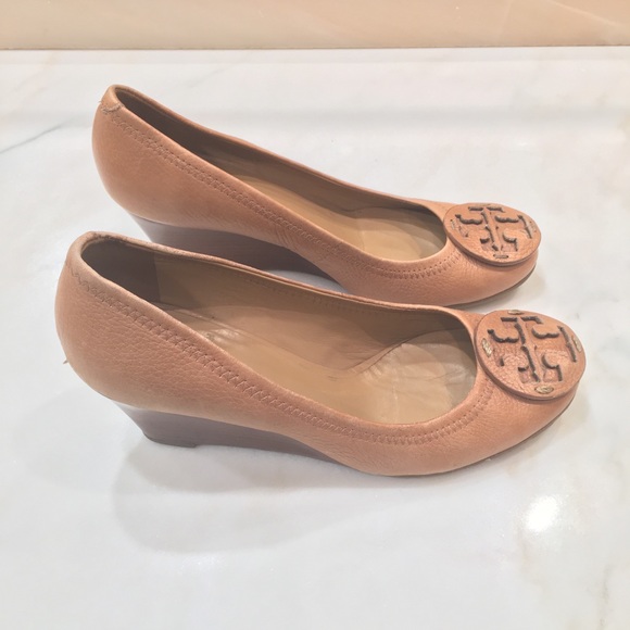 Tory Burch Shoes - Tory Burch | Tan Wedges Size 9